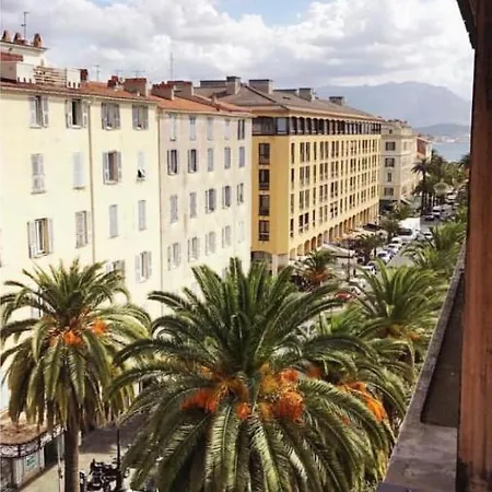 Apartment Place Du Diamant